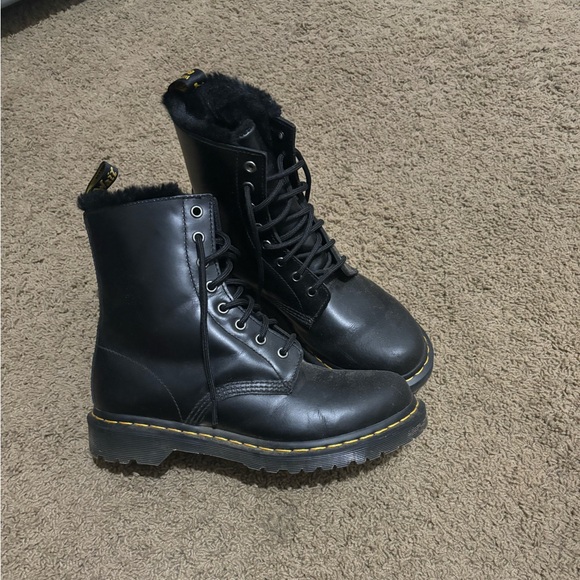 1460 SERENA FAUX FUR LINED LACE UP BOOTS in black